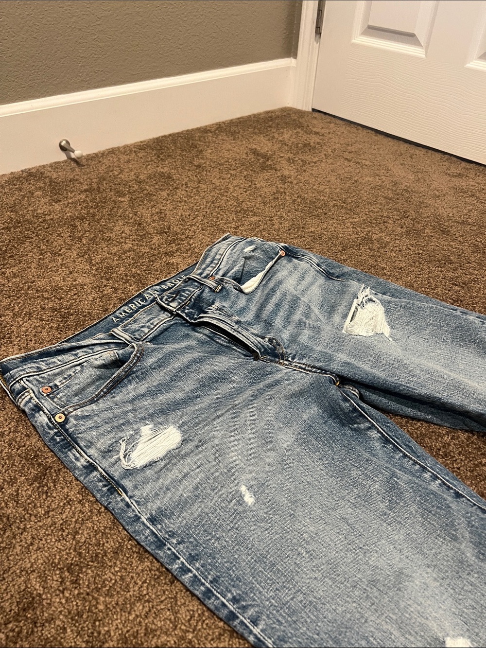 American Eagle Outfitters Distressed Straight-Leg Jeans - Light Blue - Picture 3 of 4